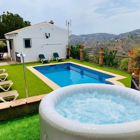 Villa En Frigiliana Con Piscina Y Jacuzzi Eksteriør billede