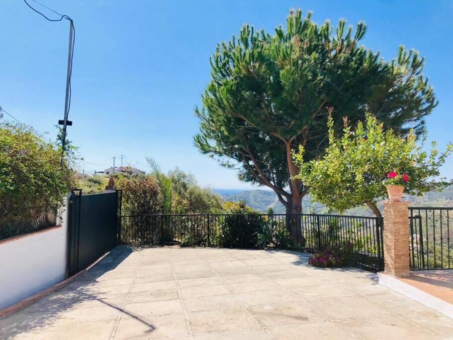 Villa En Frigiliana Con Piscina Y Jacuzzi Eksteriør billede