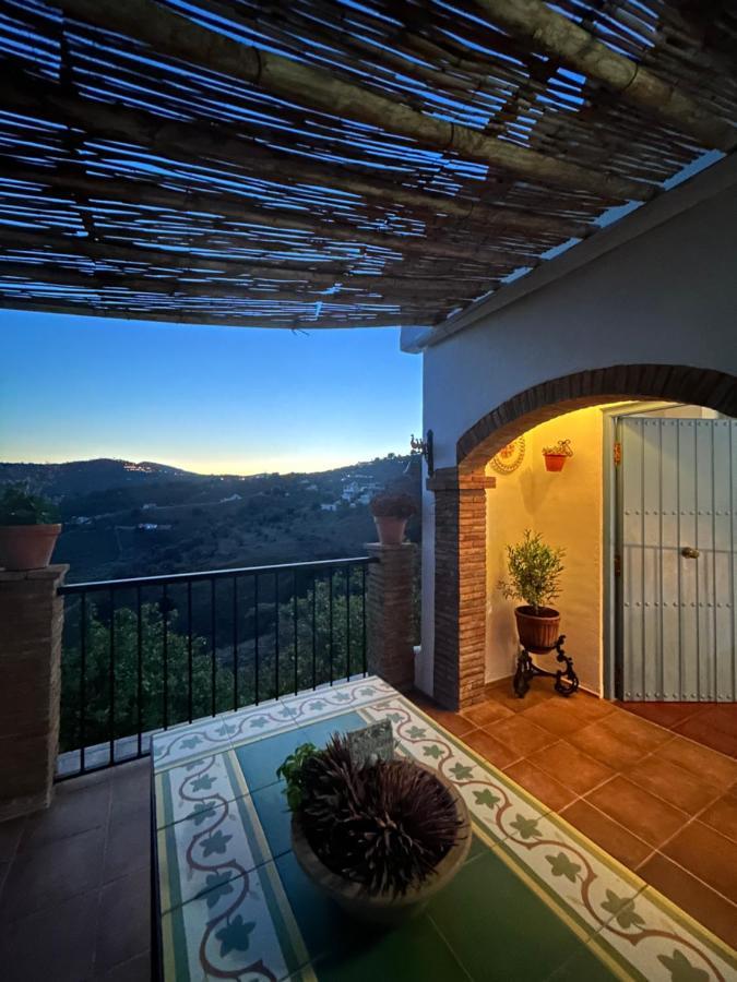 Villa En Frigiliana Con Piscina Y Jacuzzi Eksteriør billede